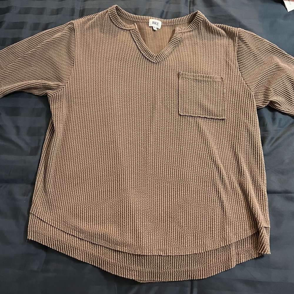 BKE Ribbed V-Neck Sweater in Taupe Brown